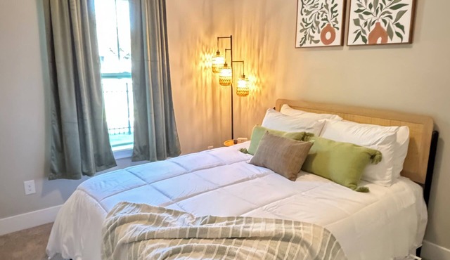 New Urban Retreat Near Uptown