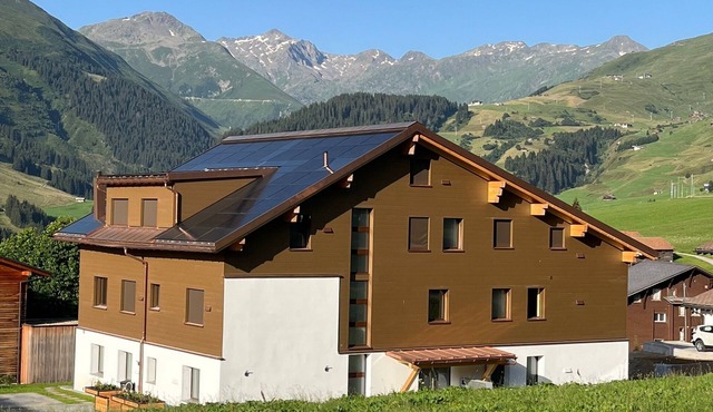 New vacation apartment in the middle of the SkiArena Andermatt Sedrun with indoor golf course
