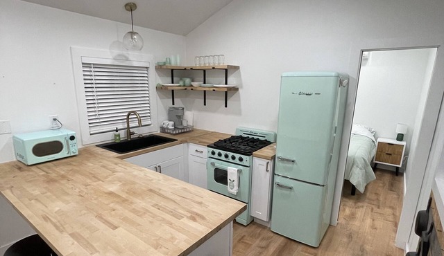 NEW! Valley Bluff Tiny House, Wooded Privacy, Ample Parking