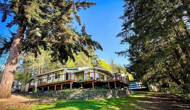 NEW - Vaughn Bay Canopy Suite