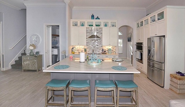 NEW!☀️Vero Islander is minutes to 🏖️beach. Private pool in a gated community🌴