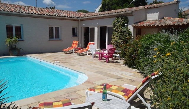 NEW VILLA, PRIVATE POOL, quiet, close to beaches
