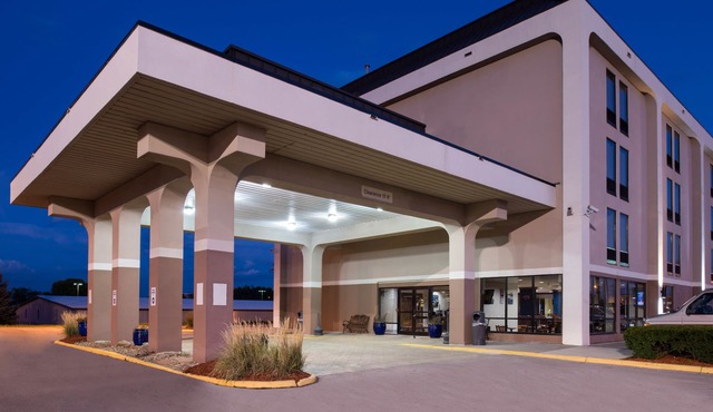 New Victorian Inn & Suites