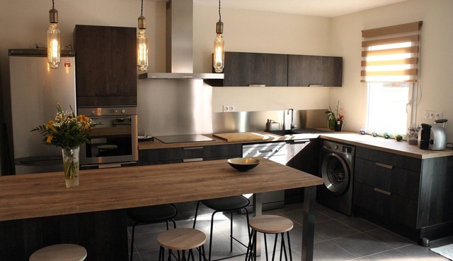 New villa between sea and mountain located 7 minutes from the beach