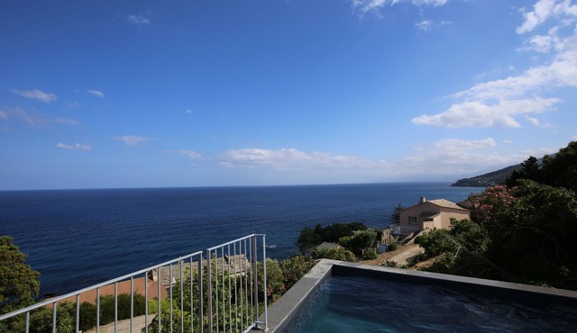 New villa Elba, 180° sea view, 8 pax, 4 bedrooms, heated swimming pool
