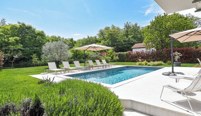 New Villa F2 Fiorini with pool - near the sea