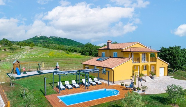 New Villa for 8 people with spectacular view