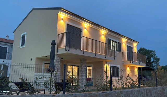 New villa for 8 people in Višnjan near Poreč