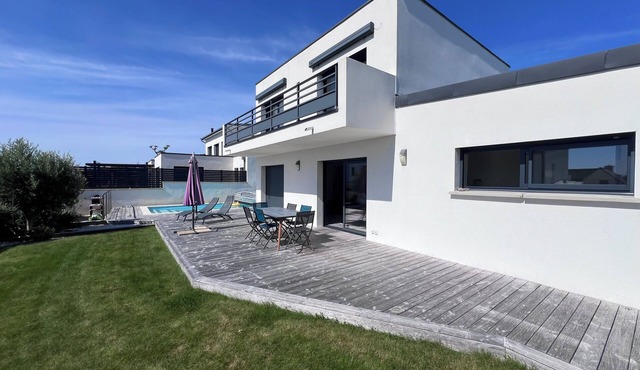*NEW* - Villa - HEATED Swimming Pool - Seaside