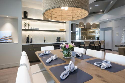 NEW VILLA NEAR FLL, HARDROCK CASINO AND STADIUM