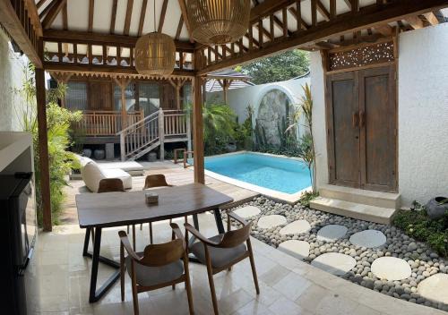 New villa Private Pool - minutes from airport