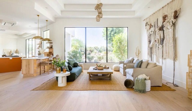 NEW VILLA The Scottsdale Haven w/heated pool & spa, 7 bed/7 bath