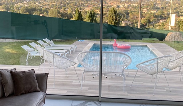 New villa with pool and view St Paul de Vence