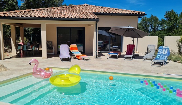 New villa with air conditioning, WiFi and private pool in Barjac