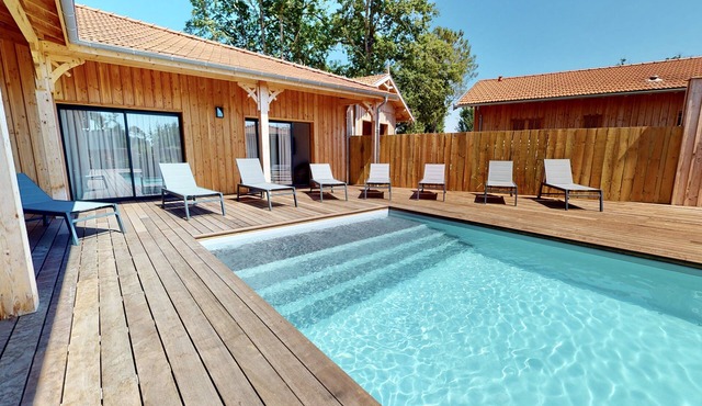 New villa with air conditioning and heated pool