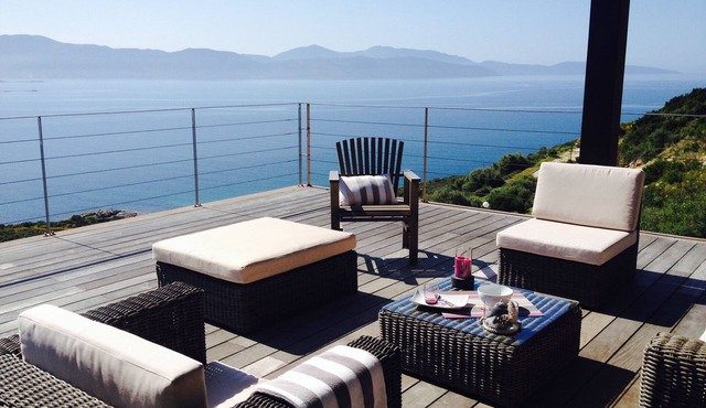 New villa with exceptional sea view