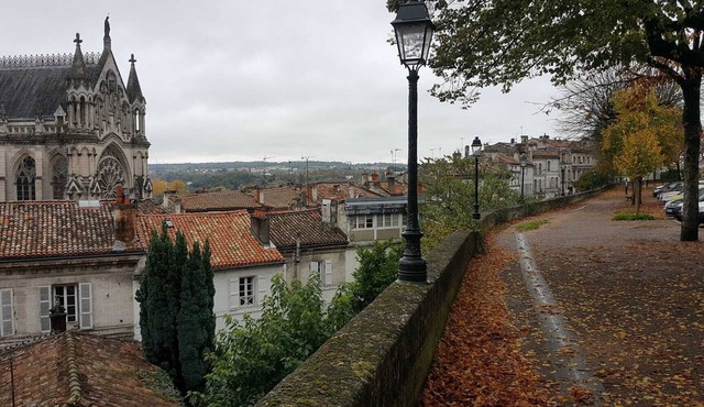 NEW Villa with great views in rural France, children & dogs welcomed sleeps 6