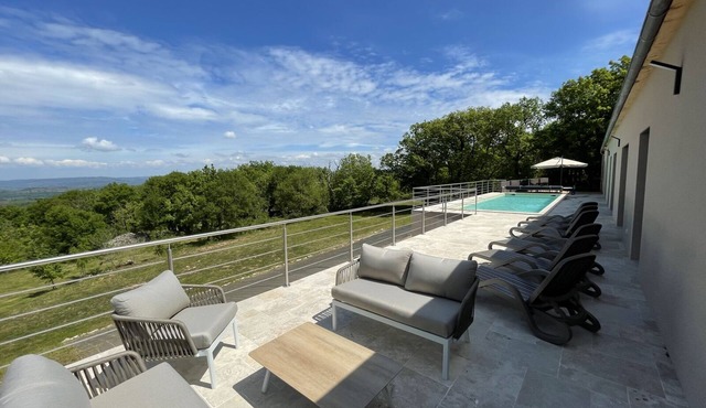 New villa with phenomenal views and beautiful pool