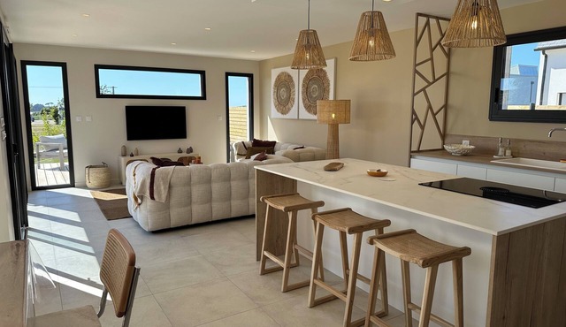 NEW: Villa with pool and large sunset terrace