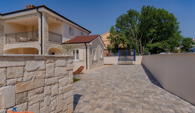 New villa with pool, beach, quiet location - TRAVELER Reiseburo Krk - ID 2140