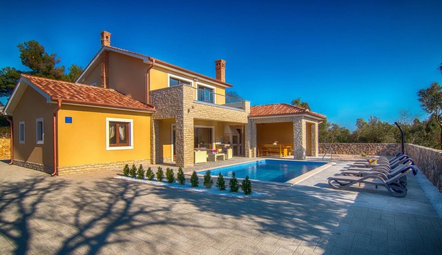 New Villa with pool, beach, sea view, -TRAVELER Reisebüro Krk - ID 2168