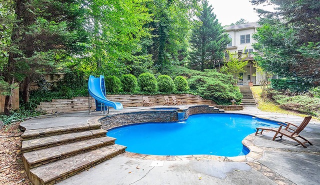 NEW VININGS ESTATES: FAMILY FRIENDLY * HEATED POOL & SPA- 5BDRM/5BATH