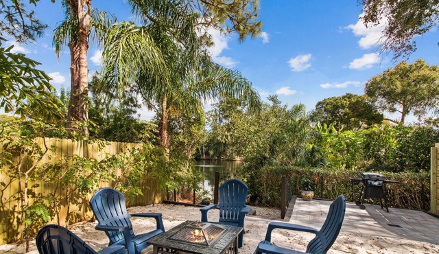 *NEW* Walk to Crystal Beach Pier! Renovated 2 BR!