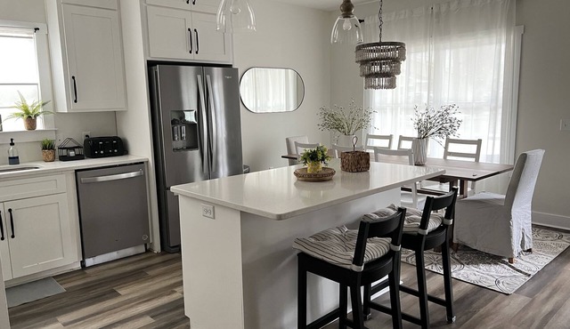 New-water and golf course view. Sleeps 8, 3 bedrooms, 2 baths, 4 beds.