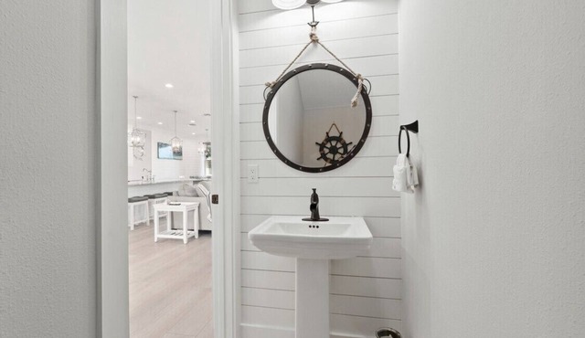 New Waterfront 3BR townhouse with boat dock and private heated pool!