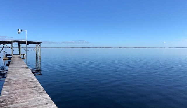 NEW WATERFRONT CABIN WITH LARGE PRIVATE DOCK ON CRESCENT LAKE - Crescent Lodge