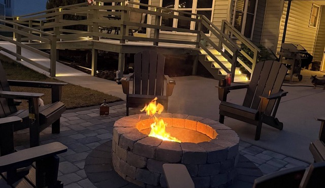 NEW! Waterfront Cottage. Just a Few short Steps to your Private Dock!