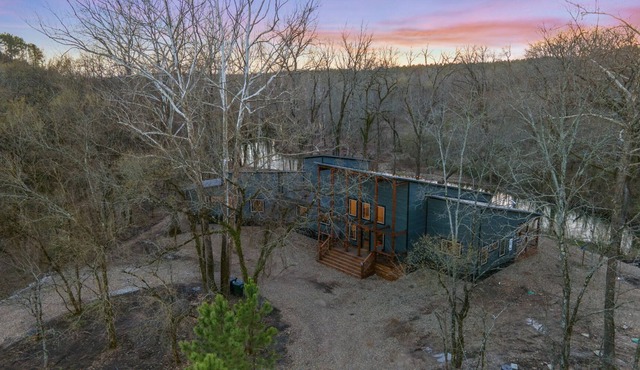 NEW ~ Waterfront ~ Creek ~ Fishing ~ Hot Tub ~ Trails