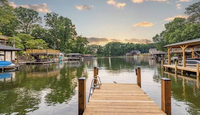 New, waterfront, family size lake house in a quiet cove at Lake Tillery.