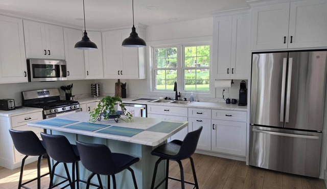 New Waterfront Guest House – Less than 10 Min to Hillsdale College