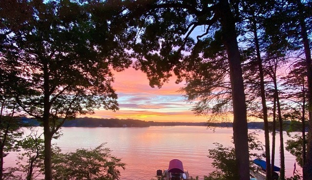 NEW Waterfront Home, Deep Water Dock, Sunset views, Theatre & Game Rooms, Kayaks