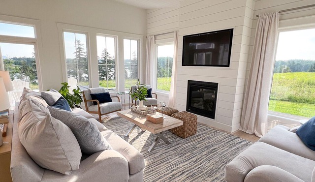 NEW…Waterfront, Hot Tub, Private