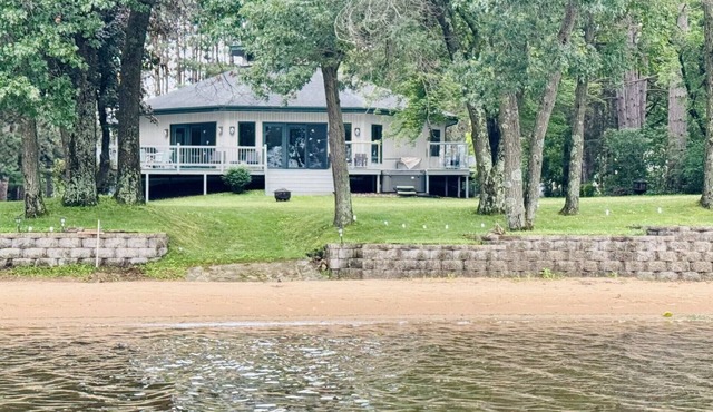 New Waterfront Listing- Castle Rock Lake, Hot Tub, Sand Beach, Central Wisconsin