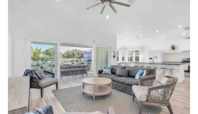 New! Waterfront luxury Home. Whole house. Elevator!