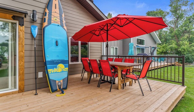 New Waterfront Luxury Cabin on Lake Winnipeg
