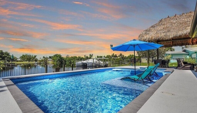 NEW-Waterfront Retreat with Private Pool, Spa & Tiki Hut – North Ft Myers Escape