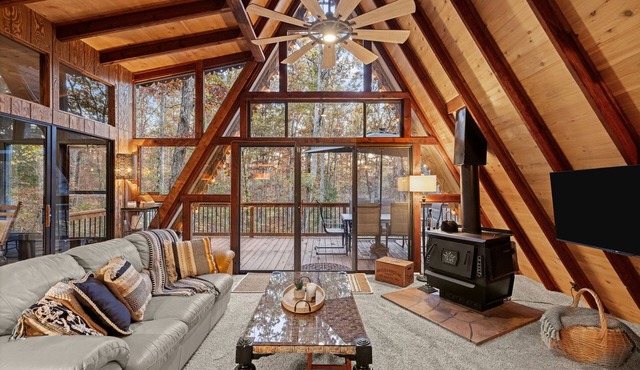 NEW! Welcome to Wilderness on Wunderbar! Charming Innsbrook Chalet.