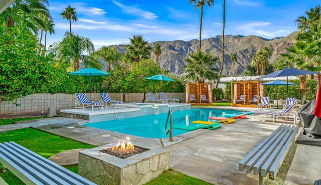 NEW Wellness Retreat Old Las Palmas! Pool! Hot Tub! Cold Plunge! Views! Expresso
