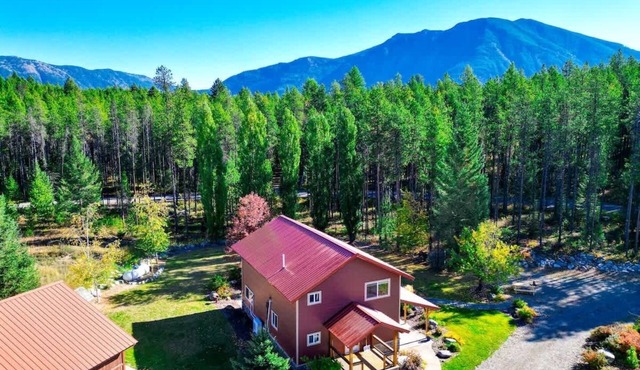New West Glacier Gem! RV's Welcome! Secluded!