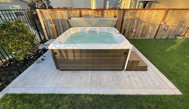 New Wine Country Entertainment house with jacuzzi and