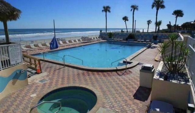 NEW Wonderful Ocean View Studio in Daytona Beach!