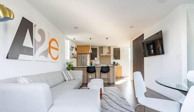 NEW! WorkLivePlay 4BR FastWifi | Sophari |Sleeps12