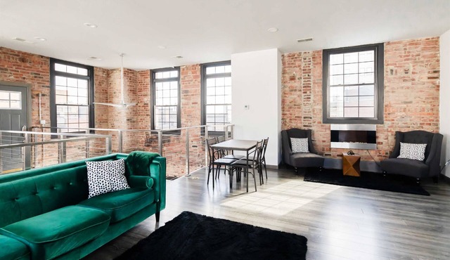 New York Loft Vibes in Downtown Warren