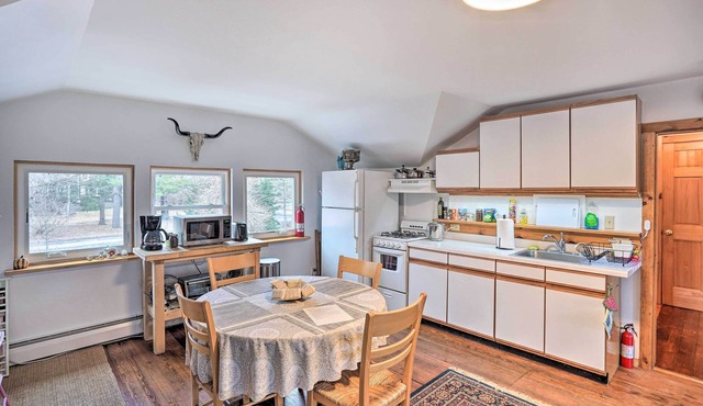 New York Vacation Rental w/Smart TVs & Cable