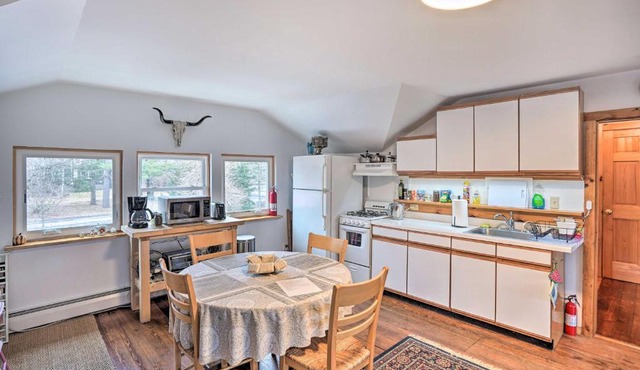 New York Vacation Rental w/Smart TVs & Cable