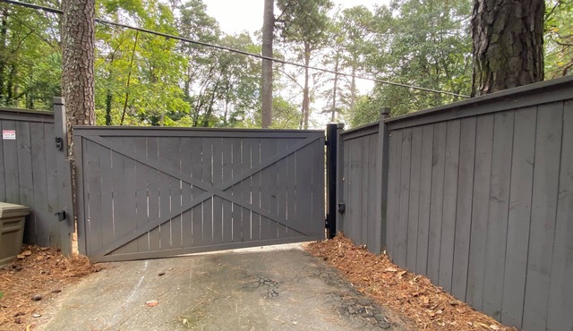 NEW! Your own compound! 3bd 3bath Bungalow private gate/2 acre, pets encouraged!